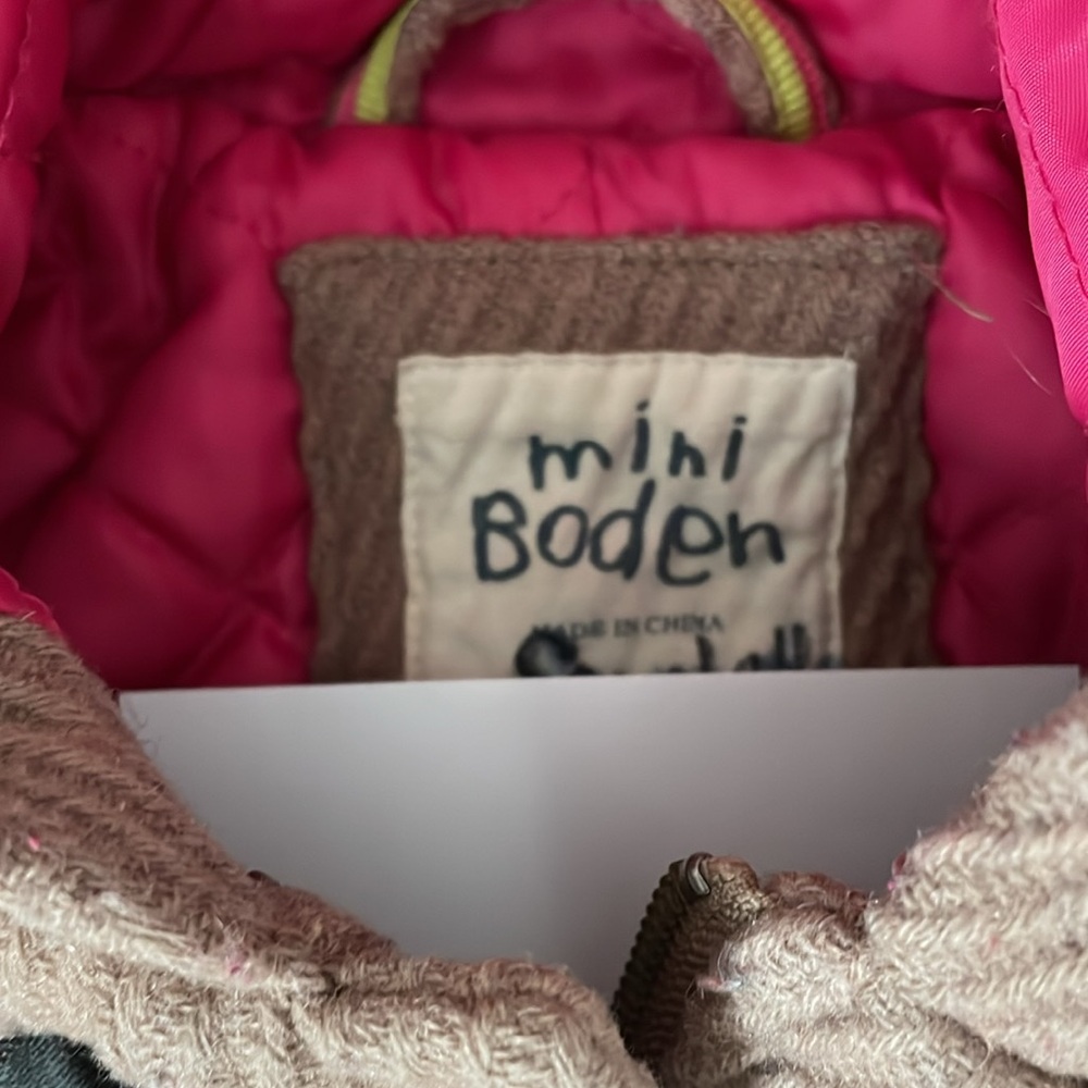 Mini Boden brown hooded coat toggle close - Picture 2 of 6